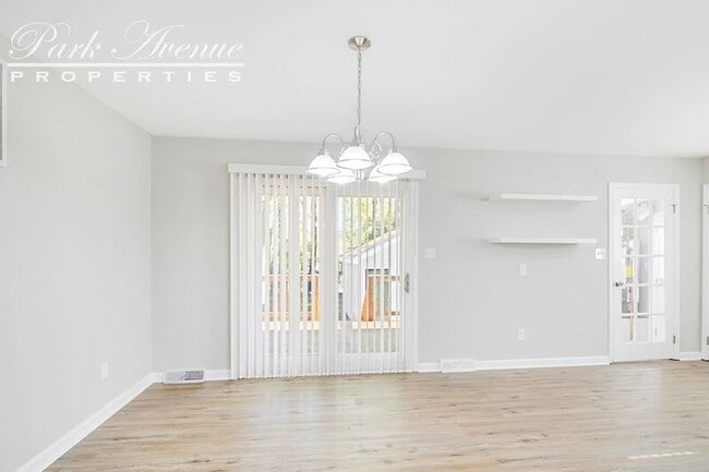 Building Photo - 4616 Castlebar Dr
