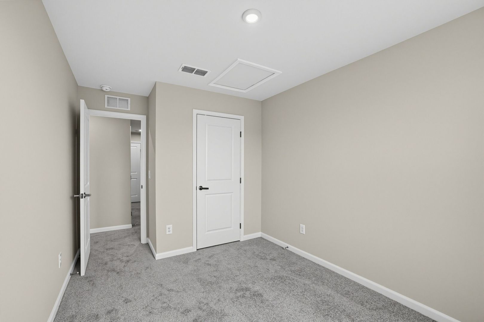 Building Photo - 1042 Westergard Wy