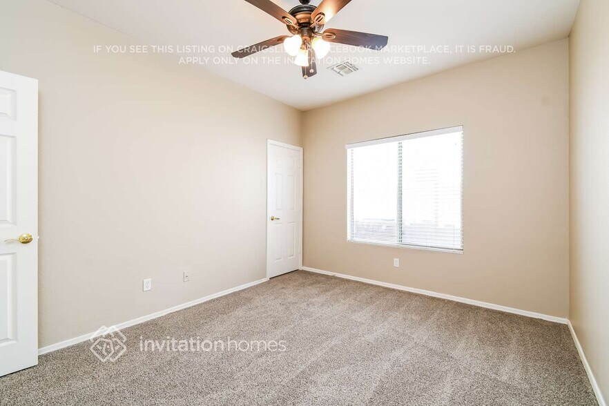 Building Photo - 806 E Tortoise Trail