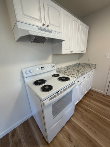 Building Photo - 1710 Challis Dr