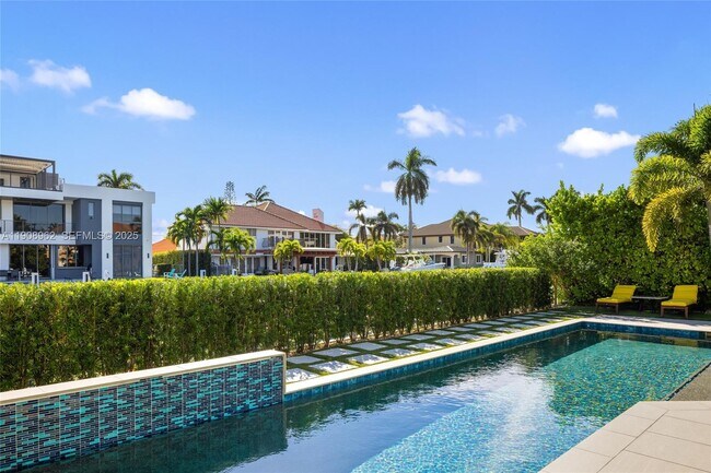 Building Photo - 70 Bay Colony Ln