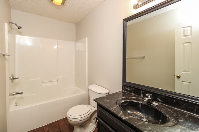 Building Photo - 12 Buck Forest Ln