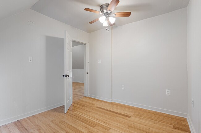 Building Photo - 3707 W McLean Ave