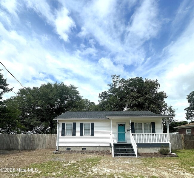 Primary Photo - 2424 Louisiana St