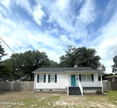 Building Photo - 2424 Louisiana St