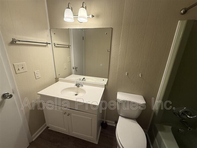 Building Photo - 1404 Bloomingdale Rd