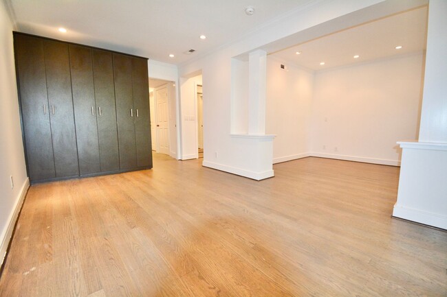 Building Photo - Stunning 3 BR | 2 BA in Noe Valley - Must ...