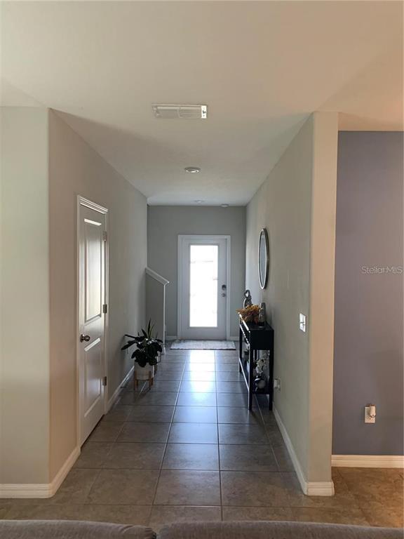 Building Photo - 10460 Carloway Hills Dr