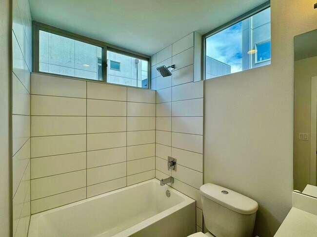 Building Photo - Charming Modern Stand-Alone Home in Ballar...