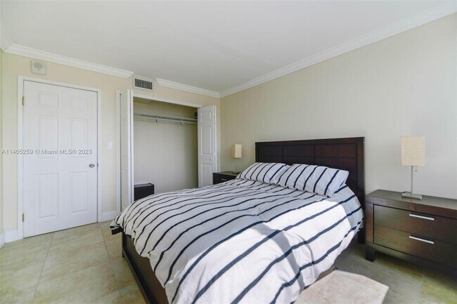 Building Photo - 7135 Collins Ave