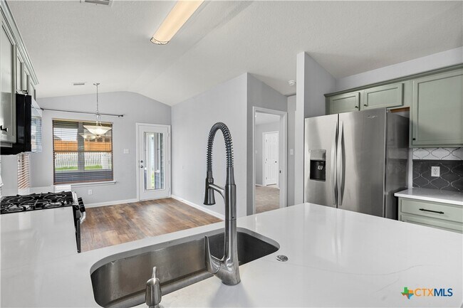 Building Photo - 4492 Mather