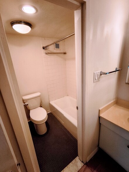 Primary Bath - 5500 Friendship Blvd