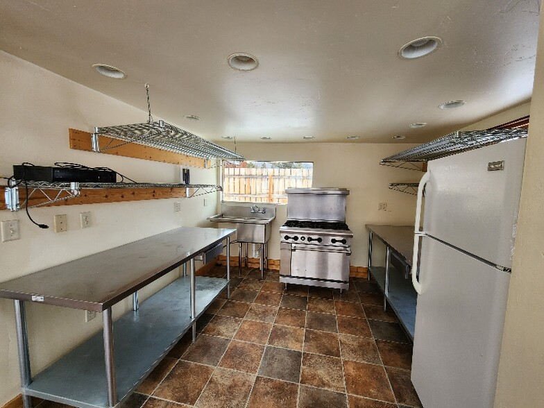 Building Photo - 146 Yonley