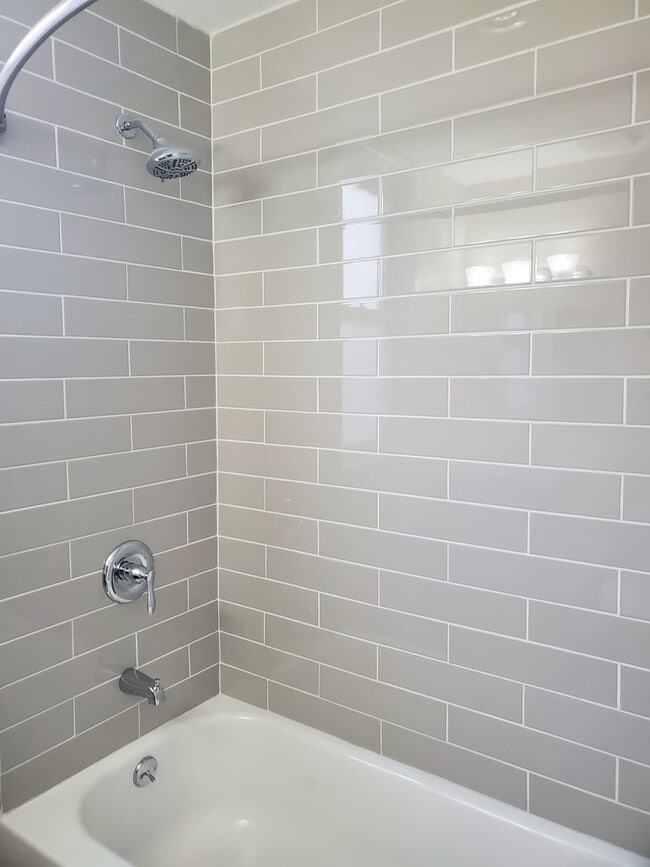 Building Photo - 4130 N Monticello Ave