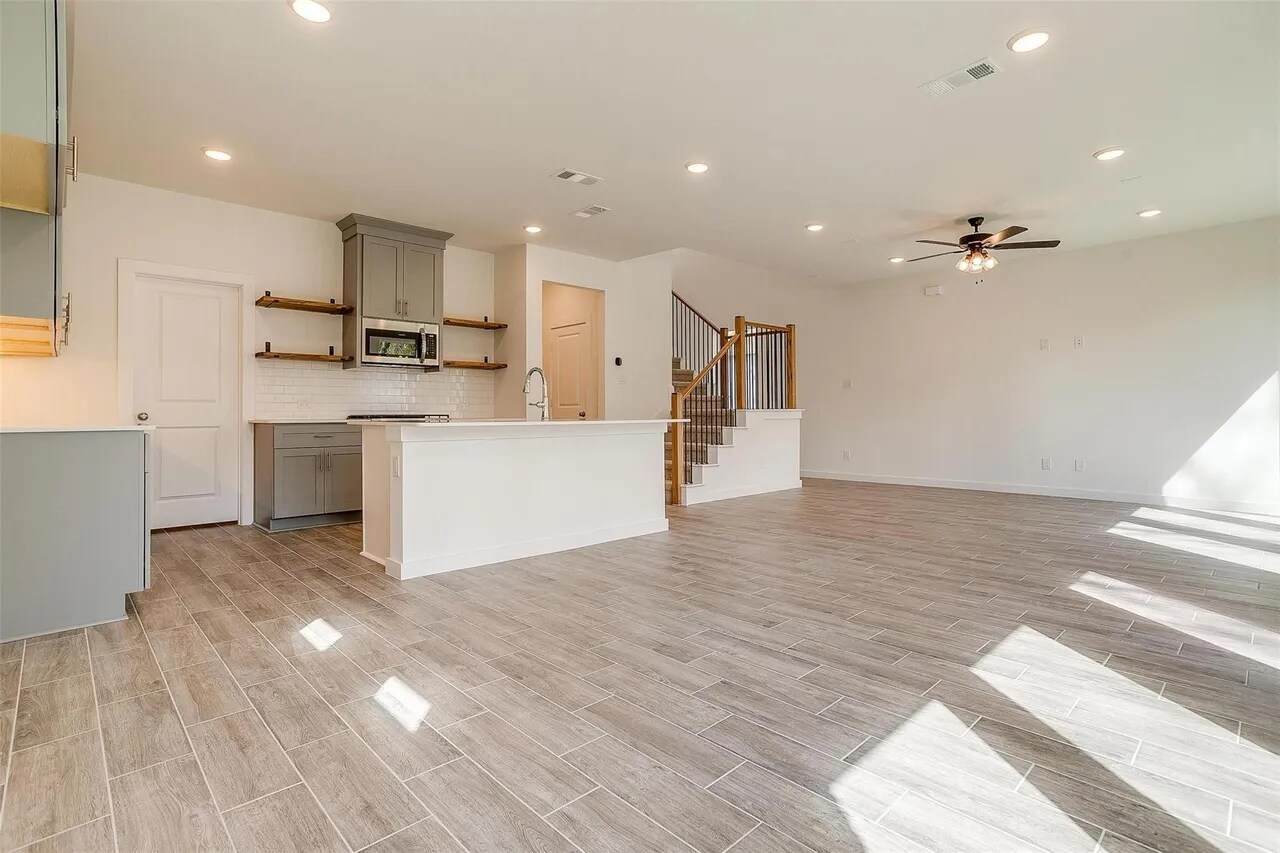 Kitchen - 4524 Hogans Alley Dr