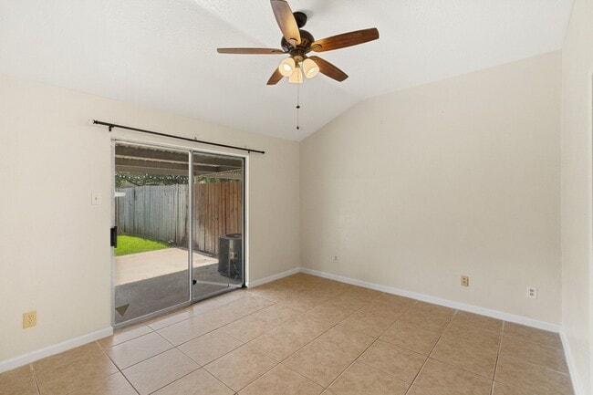 Building Photo - 5218 Beaverbrook Dr