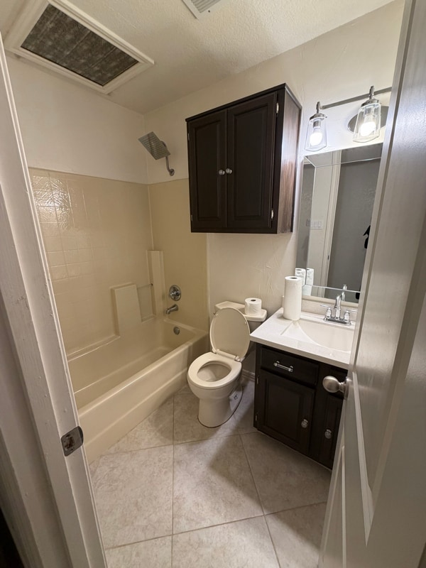 Building Photo - 903 Teakwood Ln