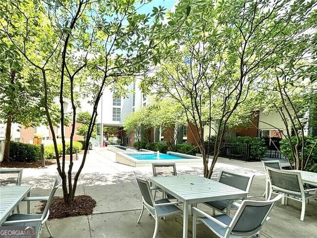 Building Photo - 620 Glen Iris Dr NE
