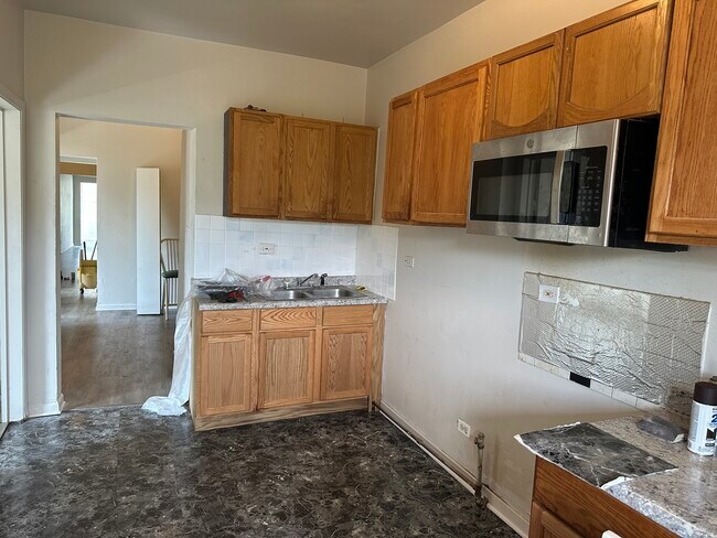 Building Photo - 1307 S Lawndale Ave