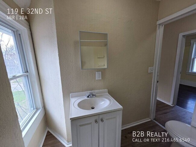 Building Photo - 119 E 32nd St