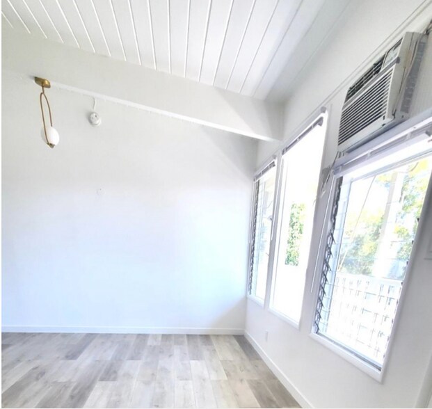 Building Photo - 1246 N Sweetzer Ave