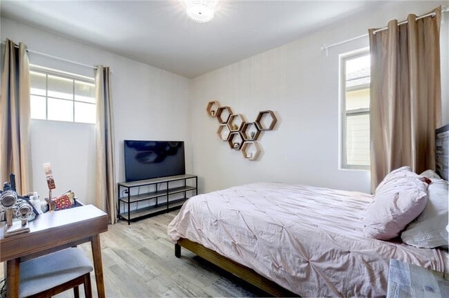Building Photo - 1508 Arcilla St