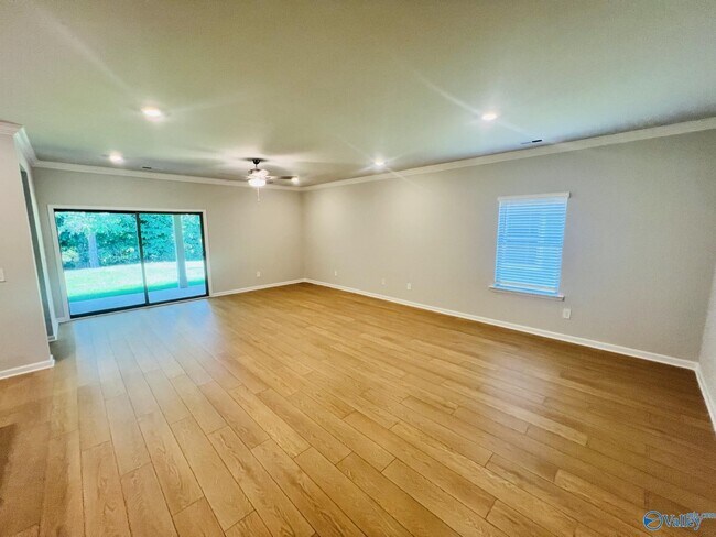Building Photo - 15573 Ruthie Lynn Dr