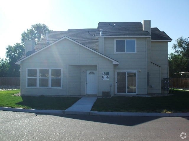 Building Photo - 1385 N Stephanie Ln