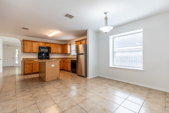 Building Photo - 2476 Medina Dr