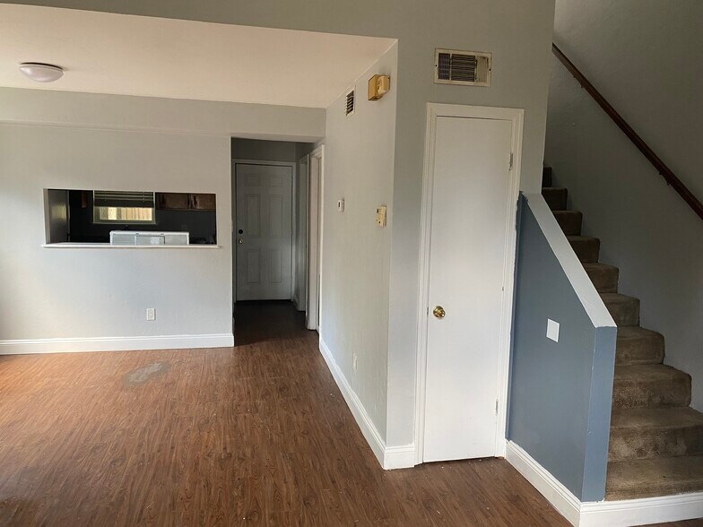 Building Photo - 1858 Nekoma Ct