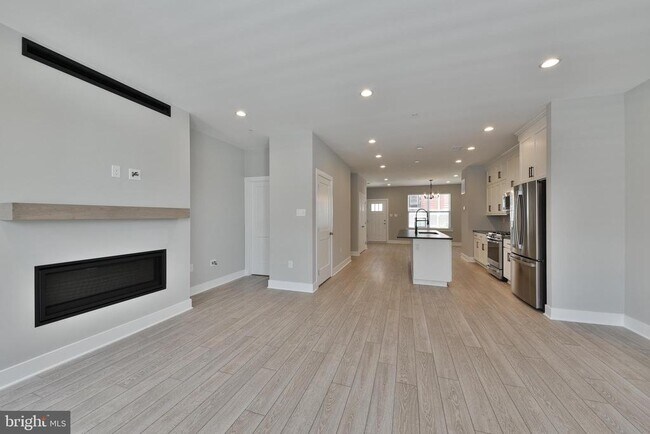 Building Photo - 328 Walnut St