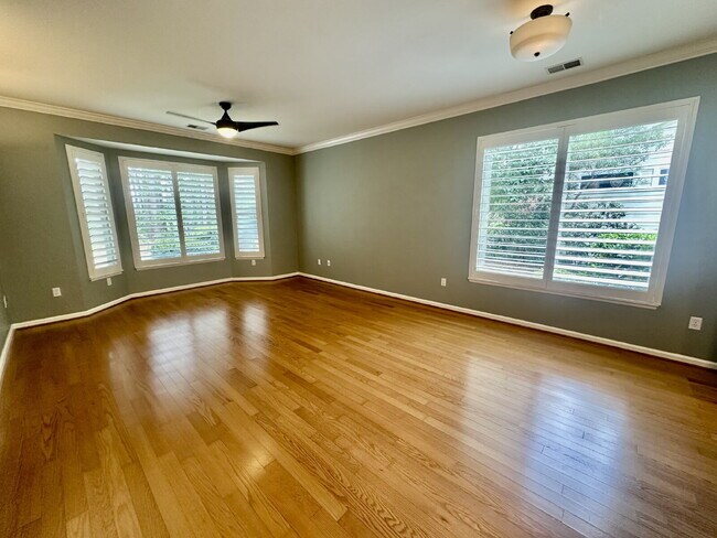 Building Photo - Spacious Open Floor Plan Home in Sun City!