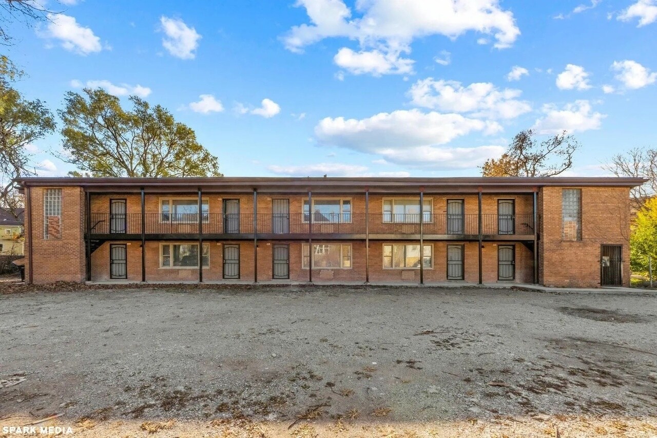 Building Photo - 7617 S Colfax Ave