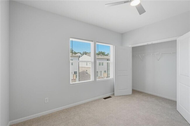 Building Photo - 1422 Creekside Cir NW