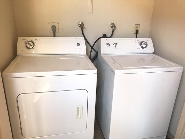 Building Photo - 5160 Indian River Dr