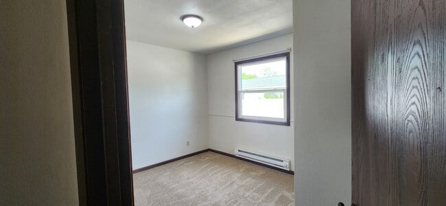 Building Photo - 625 9th St N