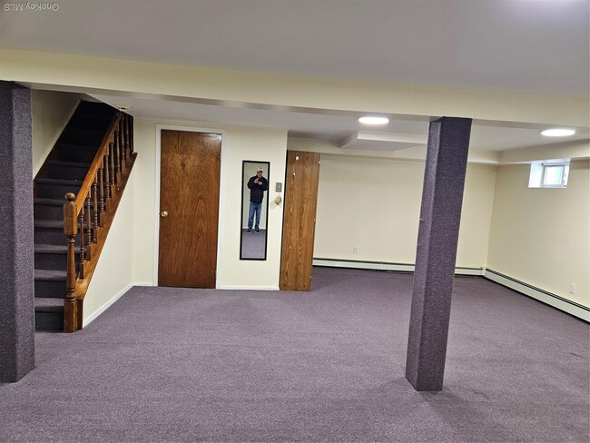 Building Photo - 102 Birchwood Park Dr