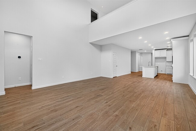 Building Photo - 5019 Bowen Pr Dr