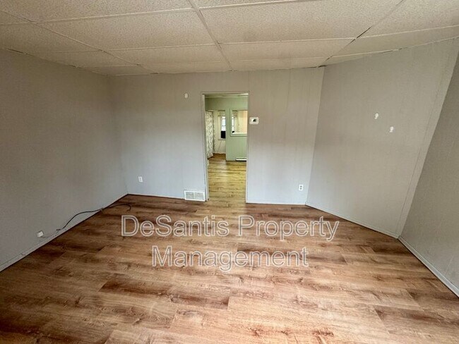 Building Photo - 474 Spang Ave