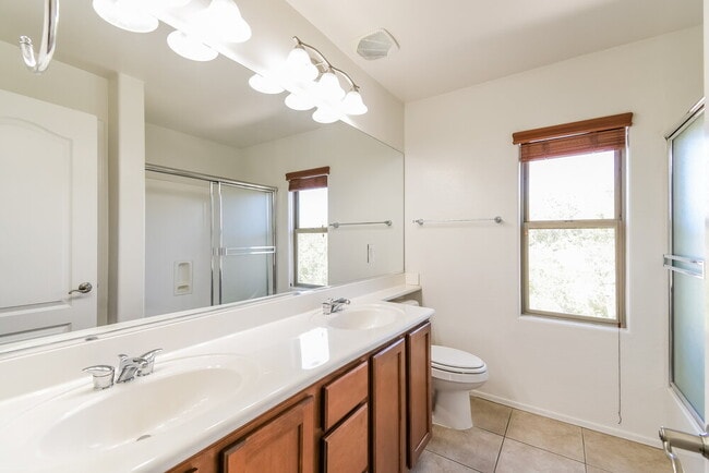 Building Photo - 2547 E Megan St