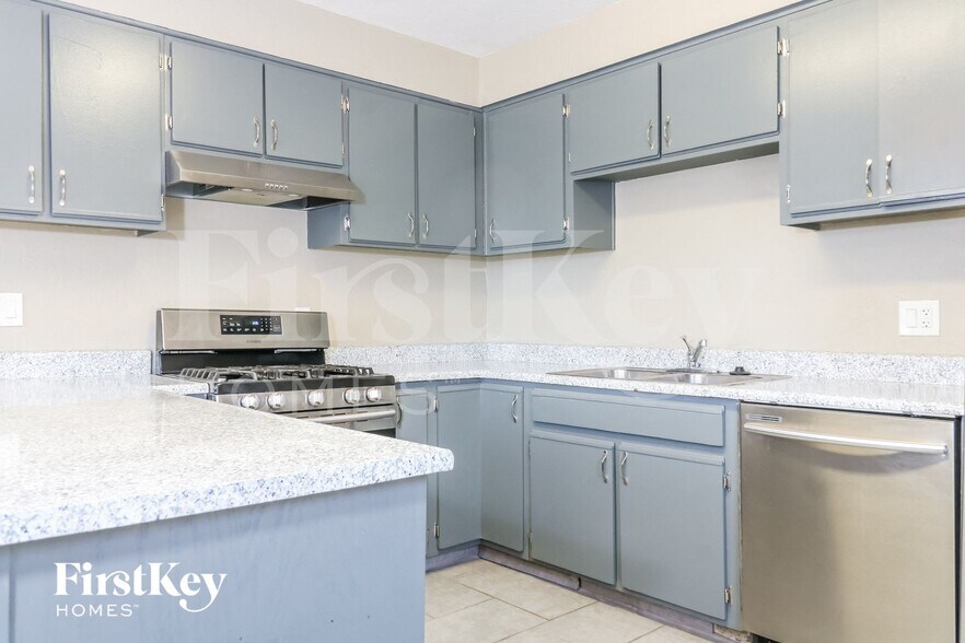 Building Photo - 8039 N 29th Ave