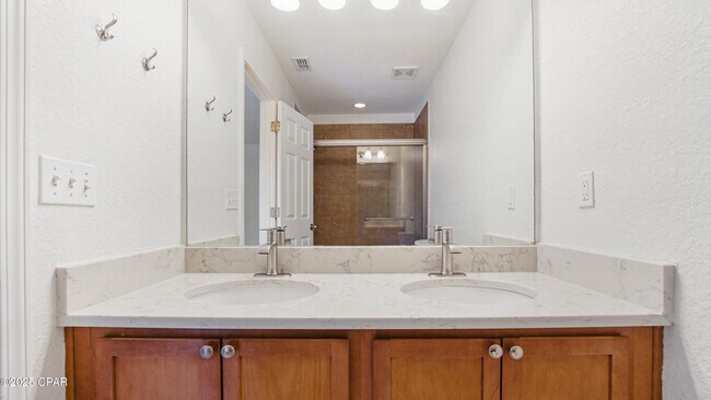 Building Photo - 217 Sand Oak Blvd