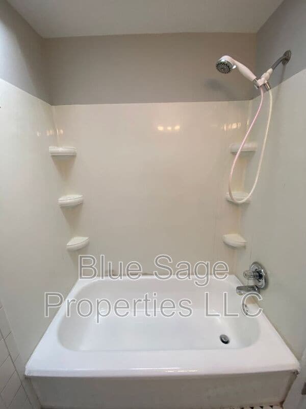 Building Photo - 109 Chadwick Ave