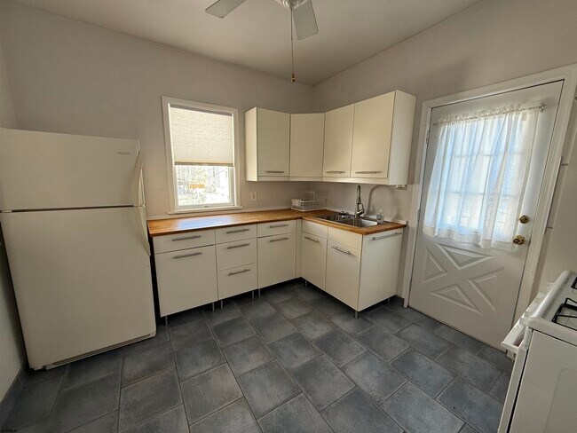 Building Photo - 3 N Wissahickon Ave