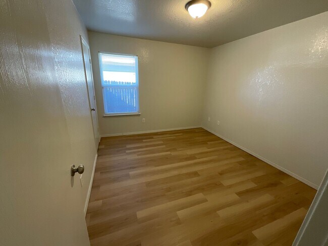 Building Photo - 5517 Del Creek Rd