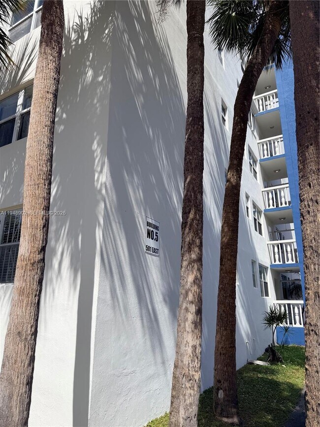 Building Photo - 501 E Dania Beach Blvd