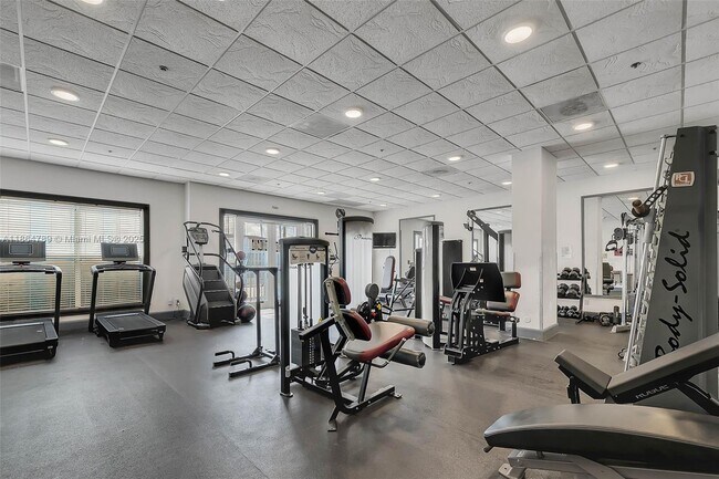 Building Photo - 2665 SW 37th Ave