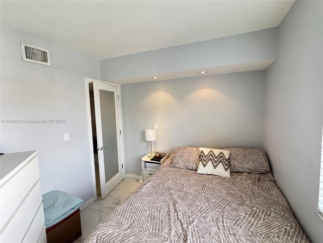 Building Photo - 9701 Fontainebleau Blvd