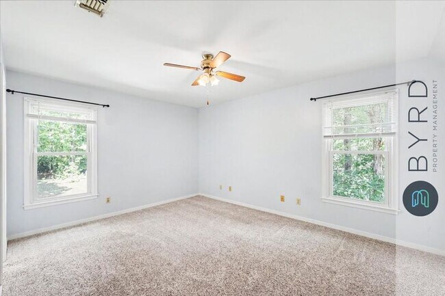 Building Photo - 5961 Sara Kay Dr