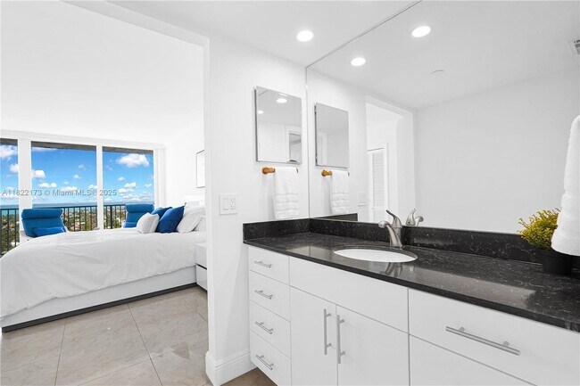 Building Photo - 881 Ocean Dr